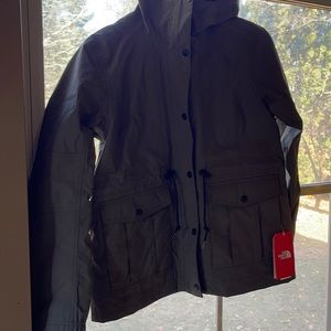 North Face Zoomie Jacket NWT new taupe green M